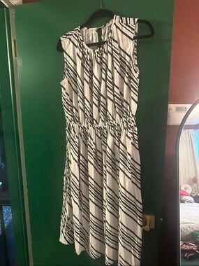 Sleeveless Black & White Striped Midi Dress with Elastic Waist